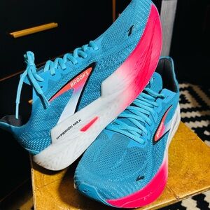 Brooks Hyperion Max Running Shoes - Blue/ diva pink men’s size 10